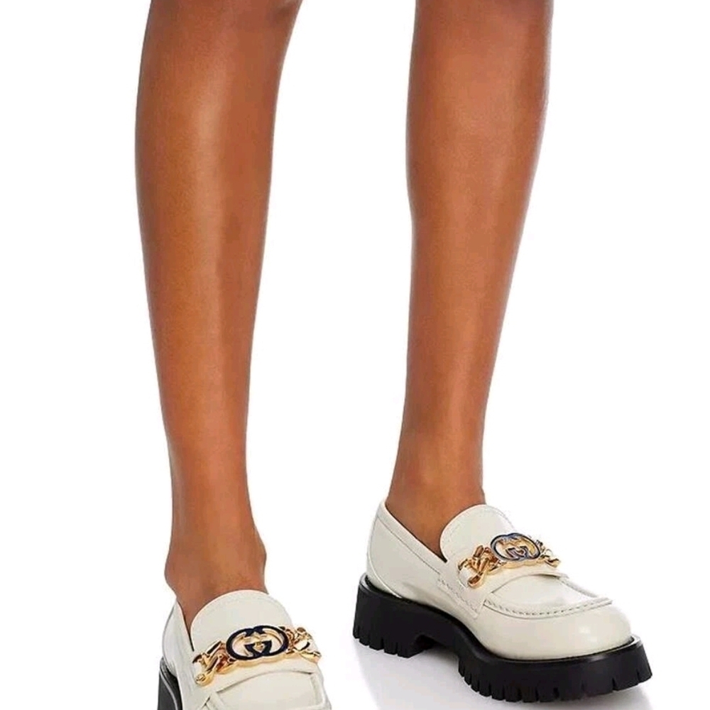 Gucci White Loafers with Gold Accent size 39+NEW